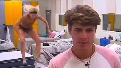 'Gran Hermano': Camila le tocó la cola a Marcos sin permiso y Twitter explotó