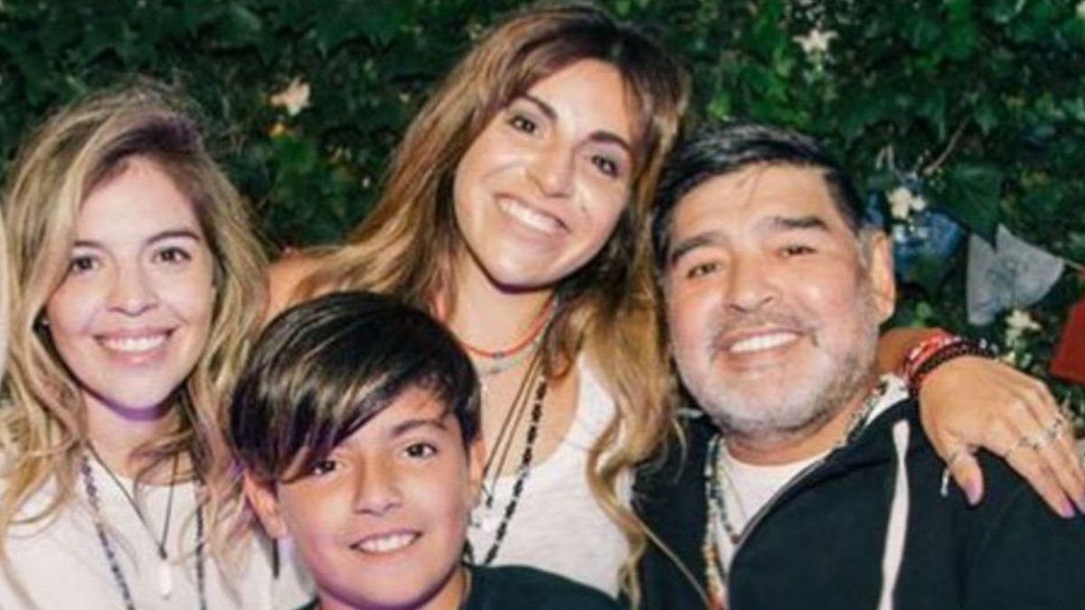 Benjamín Agüero, Dalma y Gianinna Maradona le dedicaron tiernos mensajes a  Diego Maradona en el día que cumpliría 62 años