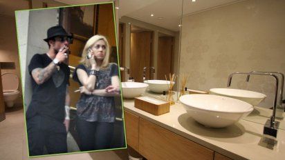 Explosivo reencuentro en el baño de un restaurante