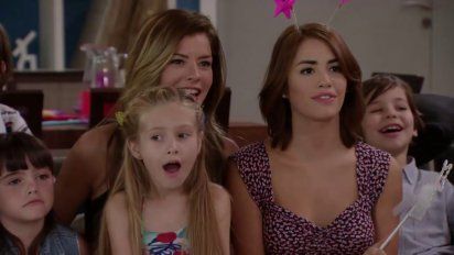 ¿Quién es la actriz que interpreta a una joven Mirtha Legrand en ATAV ?