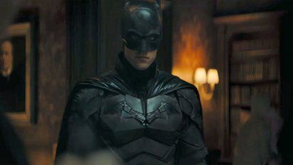 Robert Pattinson vestido con el traje de Batman 