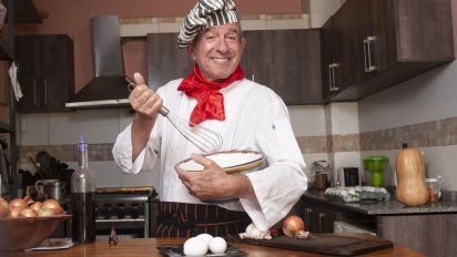 Pablo Alarcón la rompe con el teatro delivery 