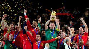 Iker Casillas dice adiós y el mundo lo arropa con elogios