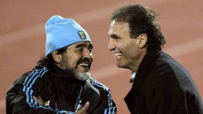 Oscar Ruggeri contó por qué no puede hablar con Maradona