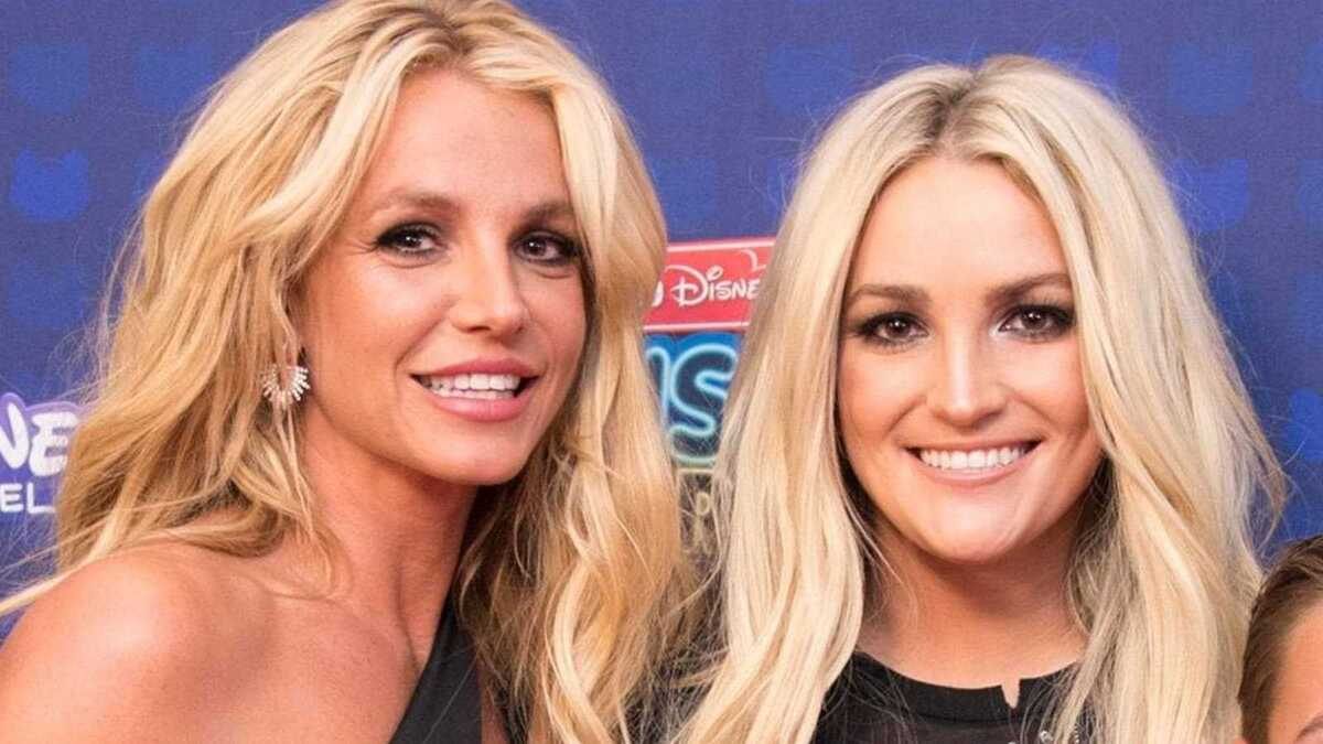 Britney Spears apoyada por su hermana.