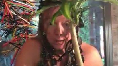 Pepito Cibrián se volvió loco: promociona su obra con insólitos videos desnudo