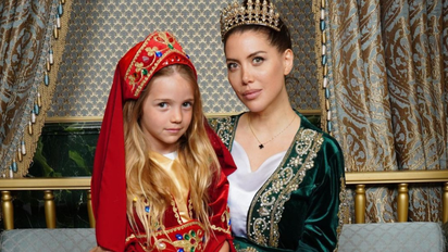 Las fotos de Wanda Nara y su hija, Isabella posando con vestimenta tradicional turca