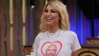 Vicky Xipolitakis volvió a Masterchef Celebrity y besó a Germán Martitegui