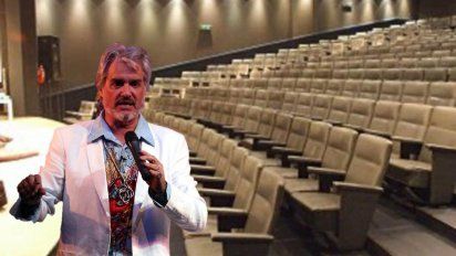 Luego del escándalo, Roberto Pettinato levantó su temporada teatral en Buenos Aires