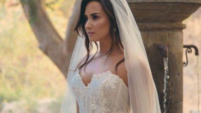 ¡No será blanco! Demi Lovato da detalles sobre cómo será su vestido de novia