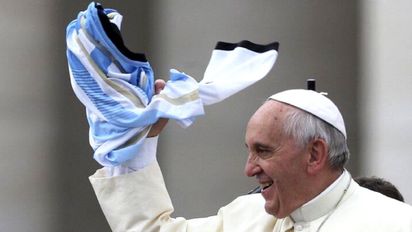 El Papa Francisco felicitó a representantes de las selecciones de Argentina e Italia 