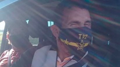 Carlos Tévez quiso viajar para jugar golf pero no lo dejaron entrar a Tandil