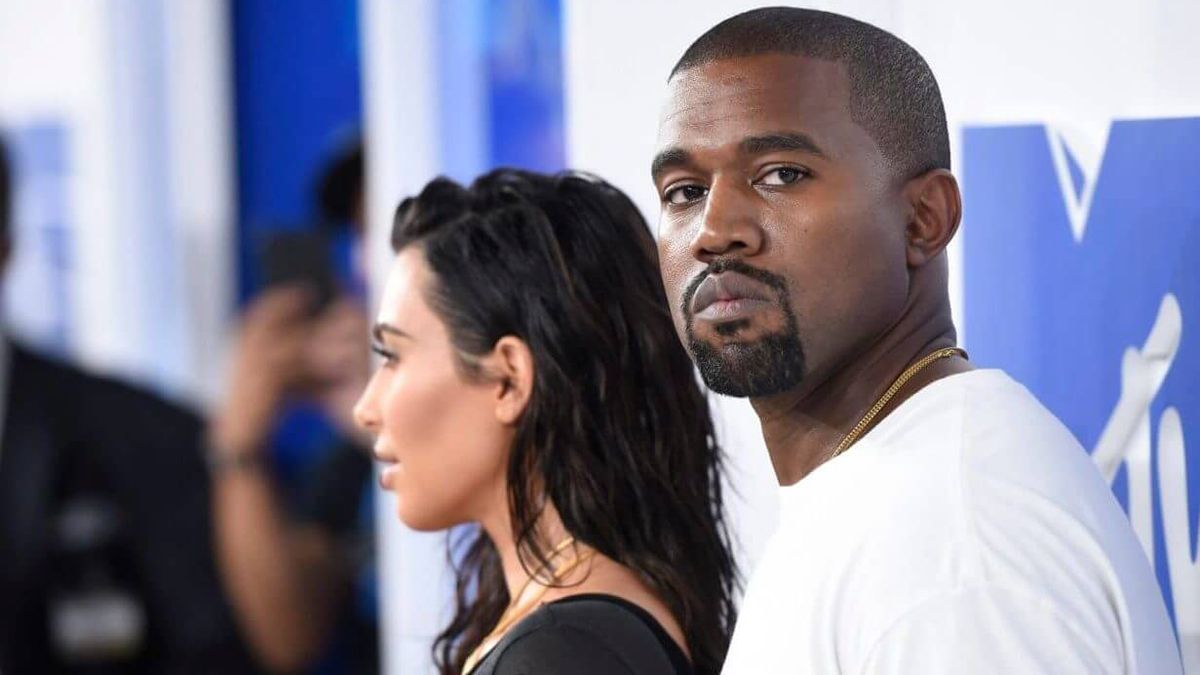 ¡Nada bien! Kanye West ignora por completo a Kim Kardashian