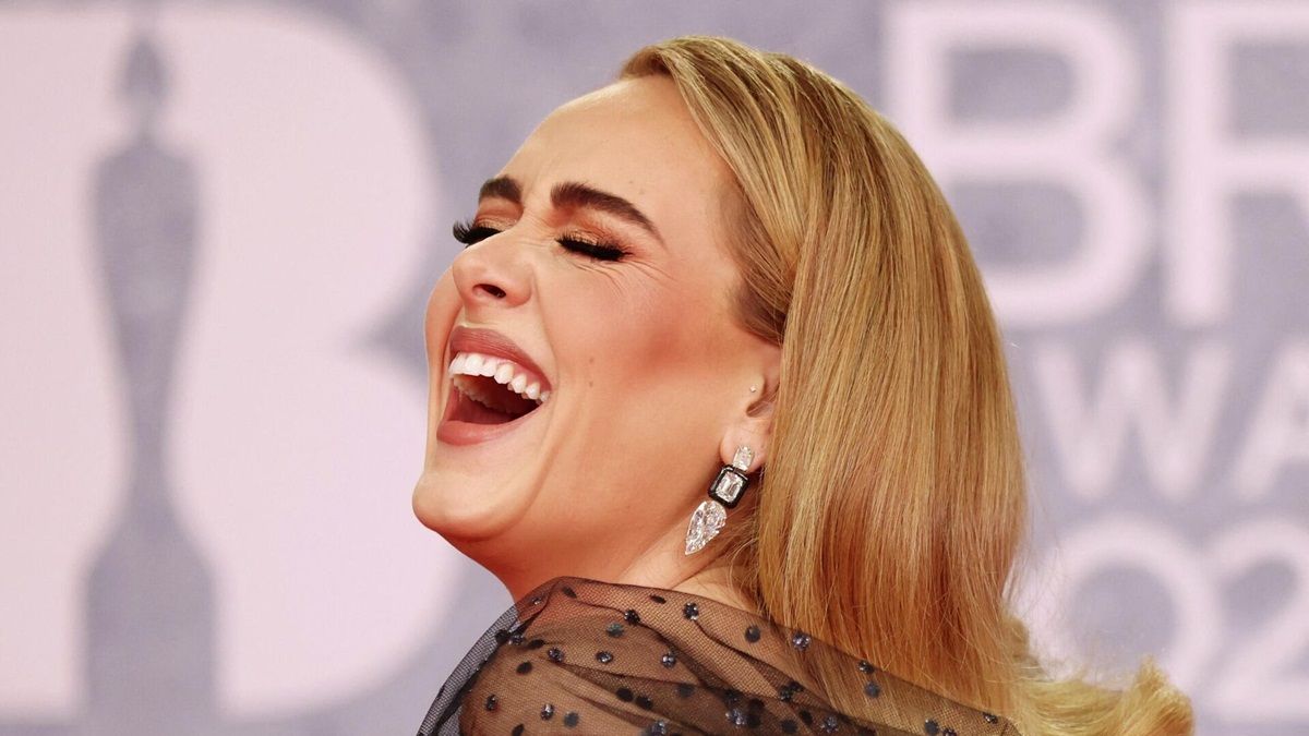 Adele logra reunir a su novio y su ex en un concierto