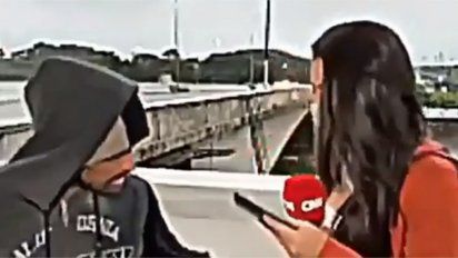VIDEO: Periodista es asaltada mientras hacía una nota en vivo