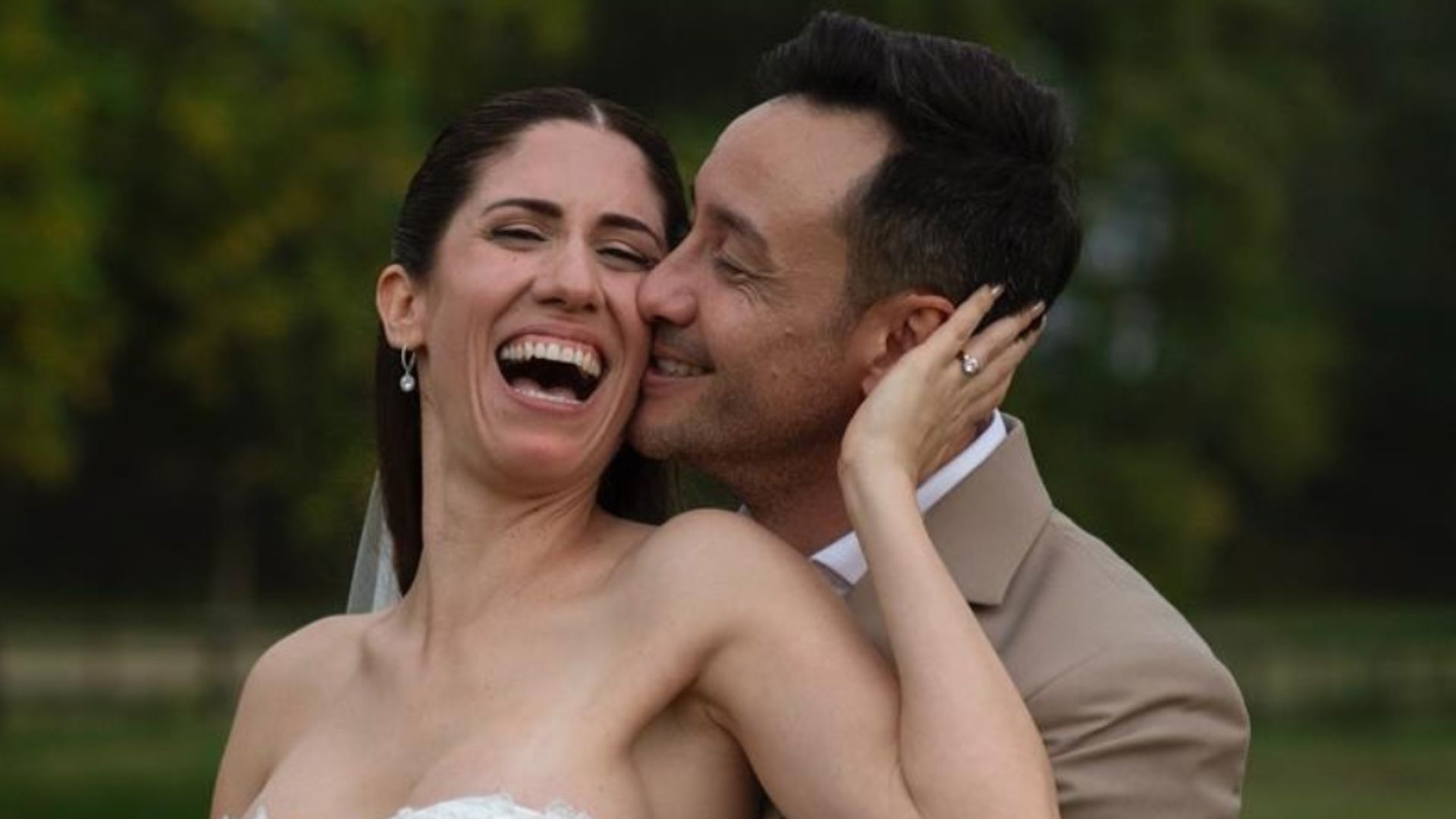 Luciano Pereyra se casó en íntimo: las fotos junto a su esposa, Julia Rezzuto