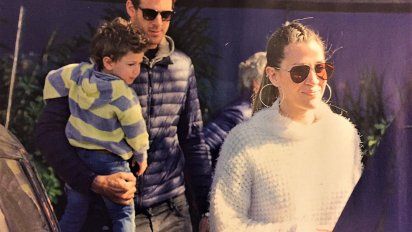 Del Potro pasea con el hijo de Jimena Barón y se prueba el traje de papá