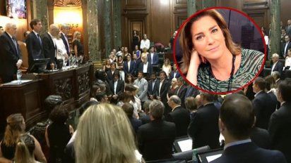 El emotivo minuto de silencio por Débora Pérez Volpin en la legislatura
