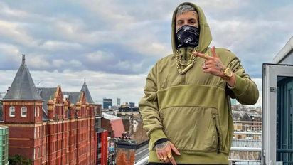 L-Gante enfurecido por cómo lo trataron en un vuelo 