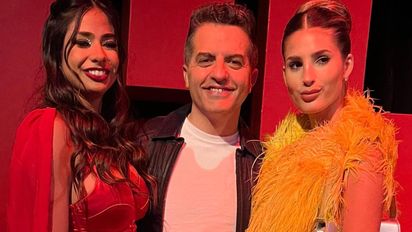 Julieta Poggio y Daniela Celis deslumbraron con sus looks: plumas y brillos