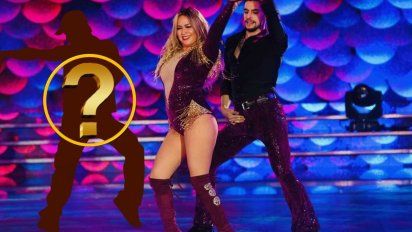 Inesperado invitado para bailar la salsa de a tres con Karina, La Princesita
