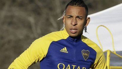 El jugador de Boca Sebastián Villa participó del amistoso junto al Arsenal de Sarandi