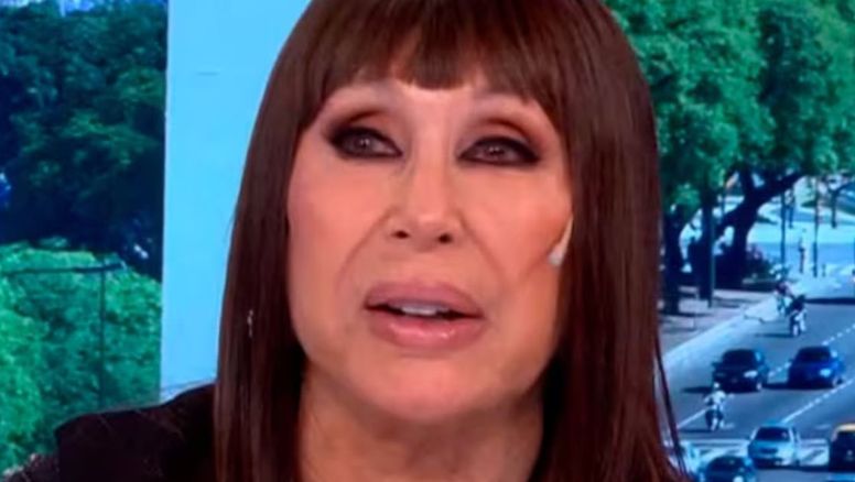 Moria Casán revela sus singulares hábitos: duerme sentada y usa tacos para ir al baño
