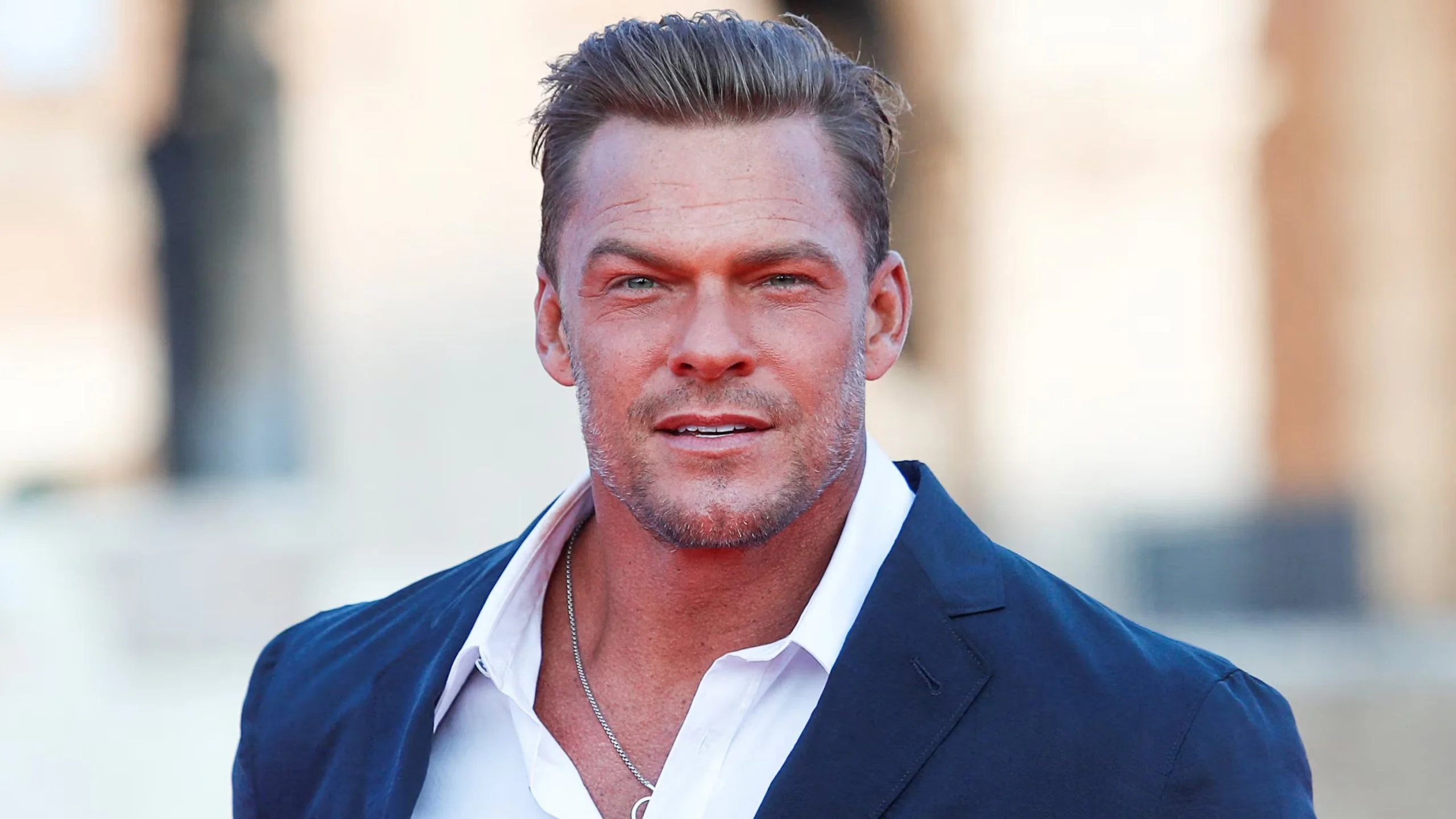 Alan Ritchson, el 'Jack Reacher' de la vida real, frustra un robo en Montreal