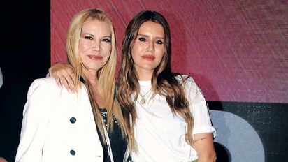 Mica Tinelli escrachó a su mamá: los nervios de Soledad Aquino en un vuelo