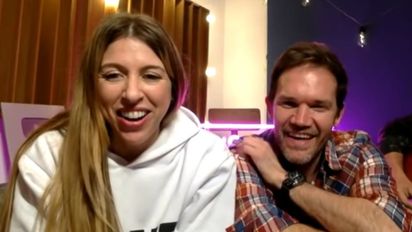 Florencia Bertotti y Juan Gil Navarro en un reencuentro a pura emoción