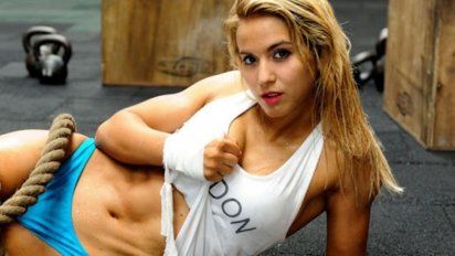 ¡En bombacha! El sensual baile de Flor Vigna