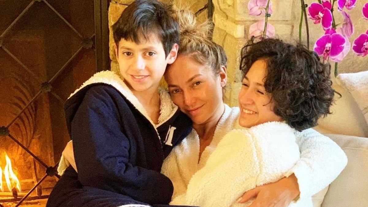 La emotiva celebración de Jennifer López con sus hijos 