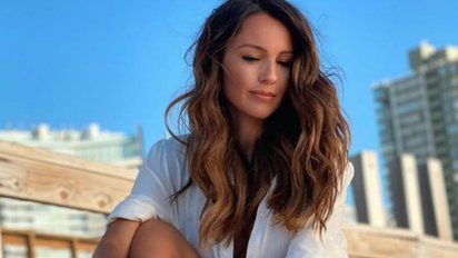 Pampita reveló lo que sufre por el hackeo de su celular