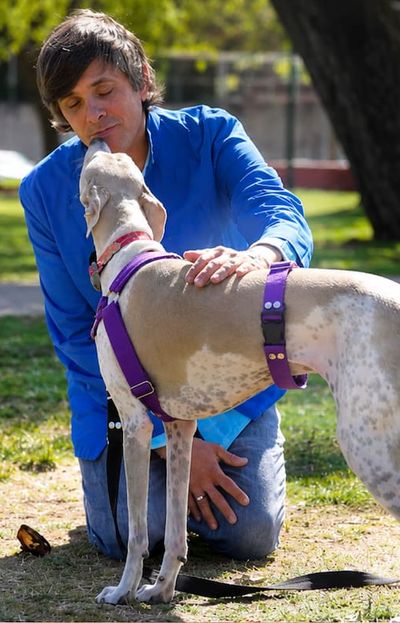 Robertito Funes se emociona al reencontrarse con Gala, la perrita que rescató de las inundaciones
