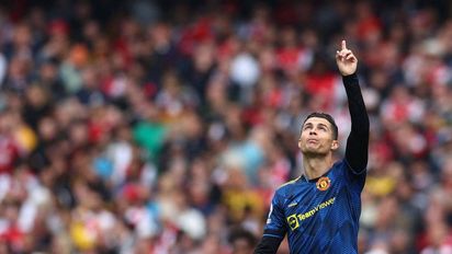 La hermosa foto de Cristiano Ronaldo con su hija recién nacida