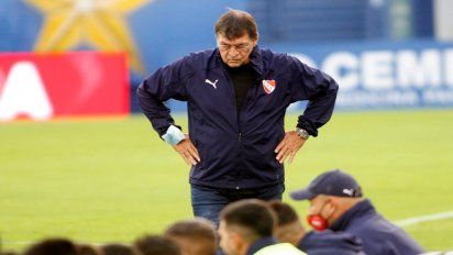 Julio Cesar Falcioni tiene Covid 19 