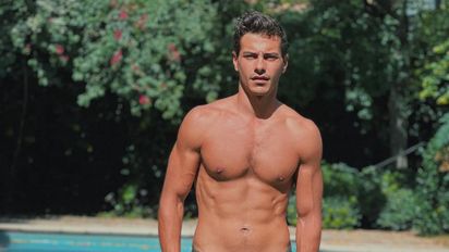 Bautista se sacó la remera en 