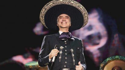 Alejandro Fernández cantó por primera vez en miles de hogares