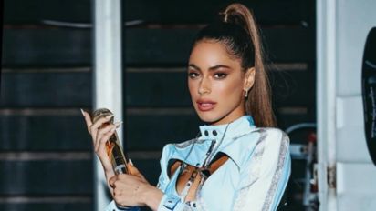 Tini Stoessel reaccionó a las burlas por su ombligo