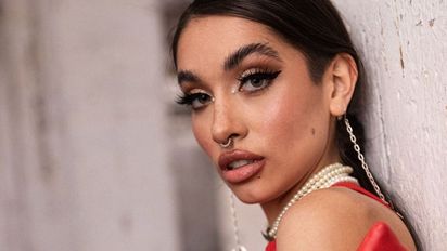 ¡Emocionada! María Becerra rompió en llanto cuando cantó Episodios