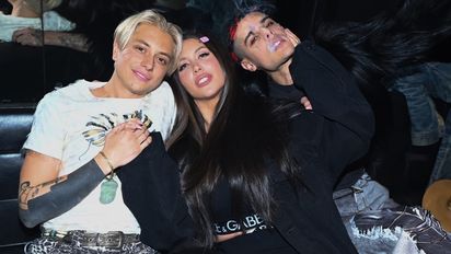 Por primera vez, Wanda Nara debutó cantando en un escenario, junto a Ca7riel y Paco Amoroso: el video