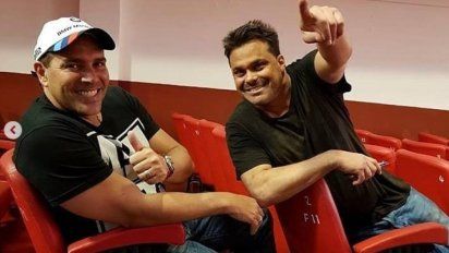 Matías Alé y Matías Santojanni chocaron con su auto y debieron ser atendidos por una ambulancia