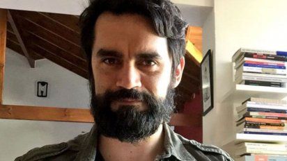 La nueva vida de un galán alejado de la tele: escribió una novela y hace teatro