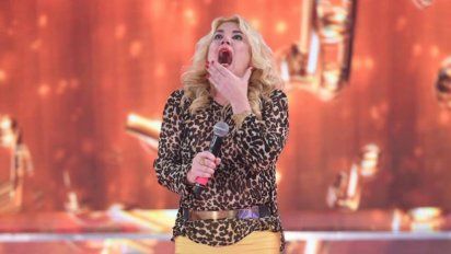 Esmeralda Mitre no sigue los protocolos para evitar contagios de coronavirus en el Cantando 2020 