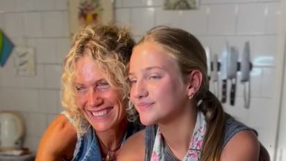 Cómo preparar un tentador brownie en pocos pasos: la receta de Maru Botana y su hija Inés