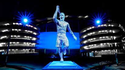 ¡Impresionante! La estatua que le hizo el Manchester City al Kun Agüero