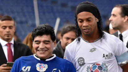 Diego Maradona le envió un mensaje a Ronaldinho