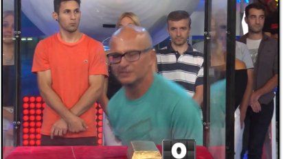 Más problemas en el programa de Guido Kaczka: participante sacó el lingote pero no ganó el premio y una señora se descompuso 