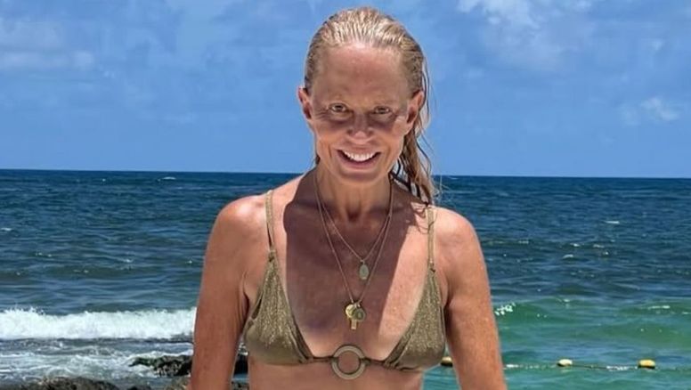 A los 61, Cecilia Bolocco deslumbra en bikini desde Tulum celebrando su cumpleaños