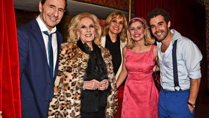 Mirtha Legrand fue a ver Departamento de soltero y aplaudió a Nico Cabré, Laurita y Seefeld 